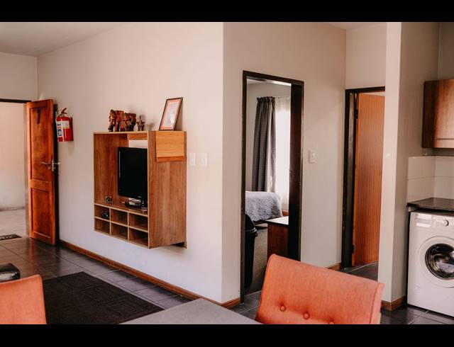 750M² BED & BREAKFAST FOR SALE IN RUSTENBURG CENTRAL